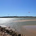 Ria Alvor 旅馆 *